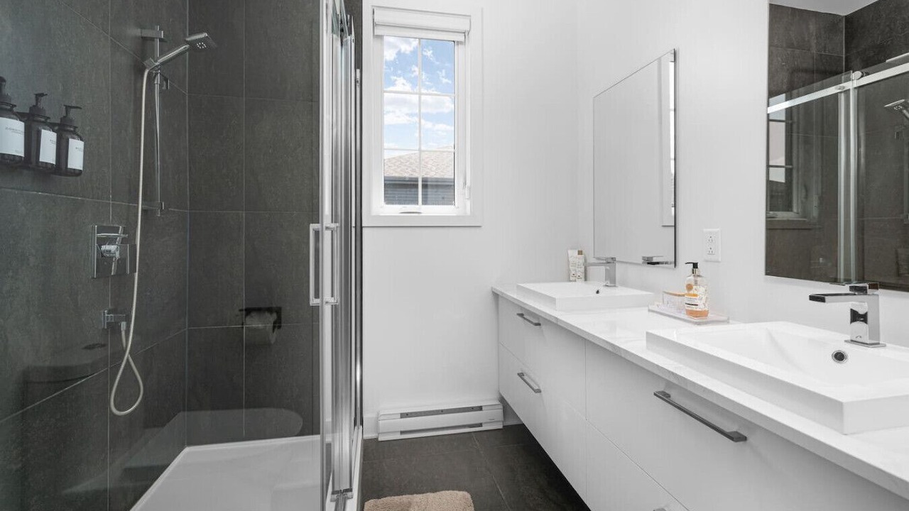Photo of Bathroom in Mirabel