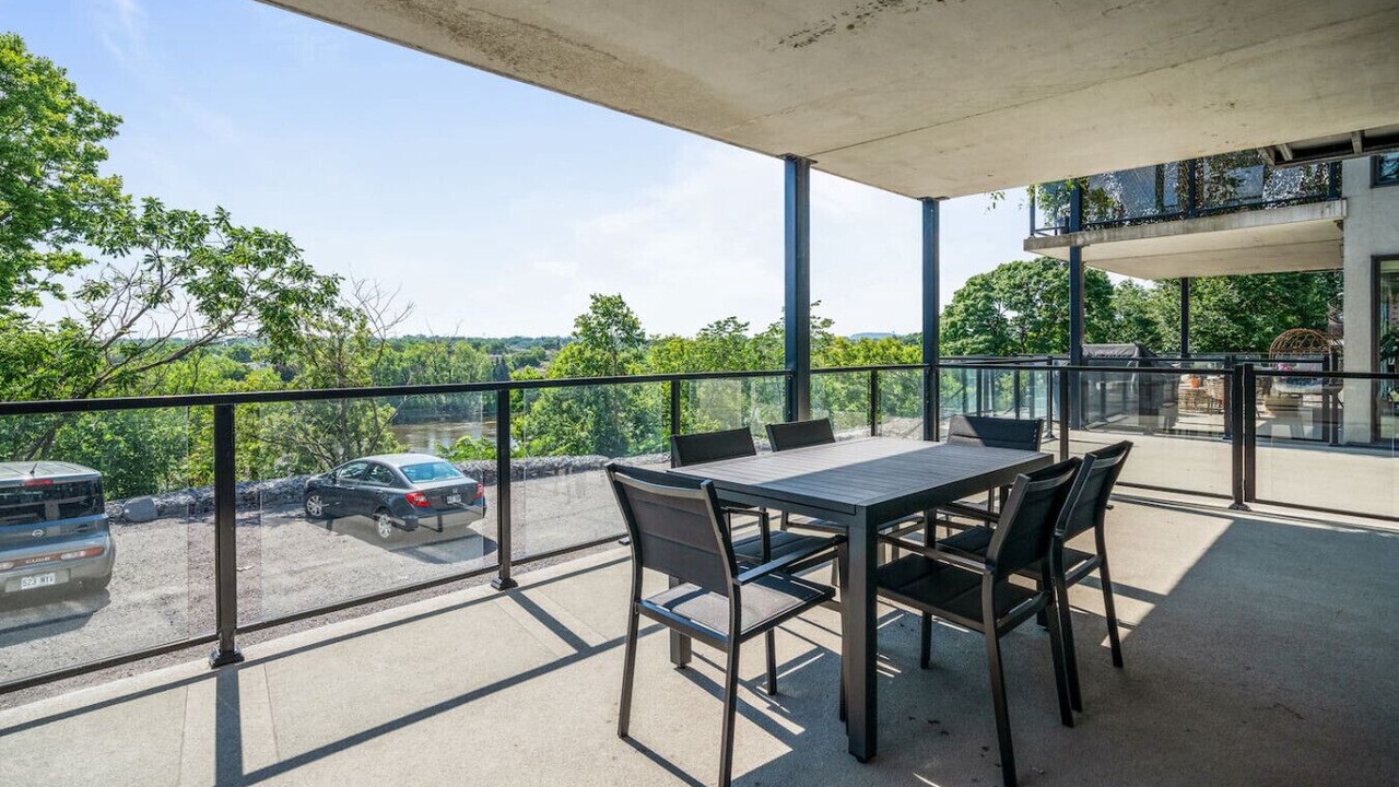 Photo of Outdoor in Laval