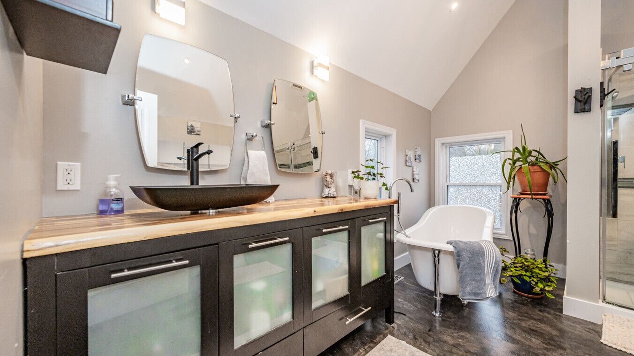 Photo of Bathroom in Elora