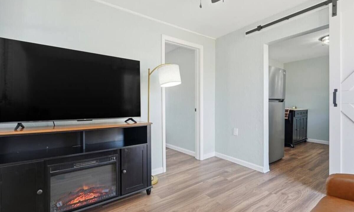 Photo of Livingroom in Downtown