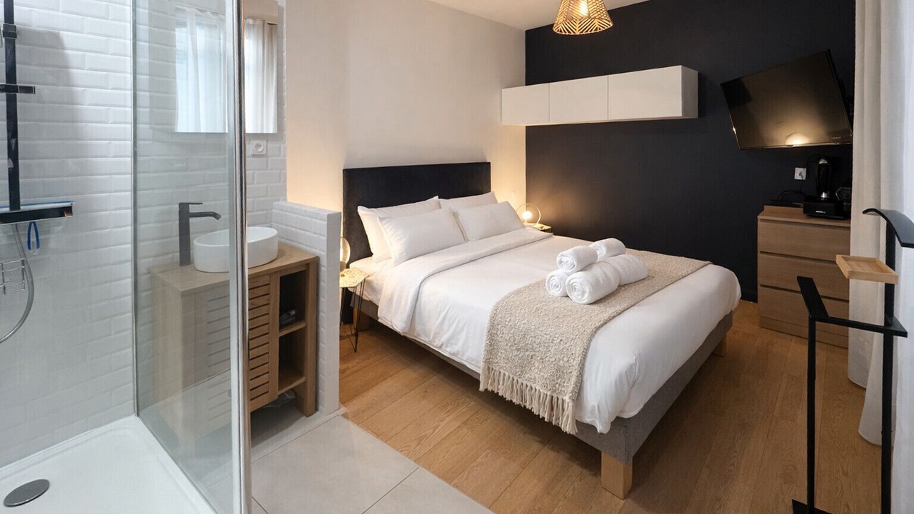 Photo of Bedroom in Downtown Angers