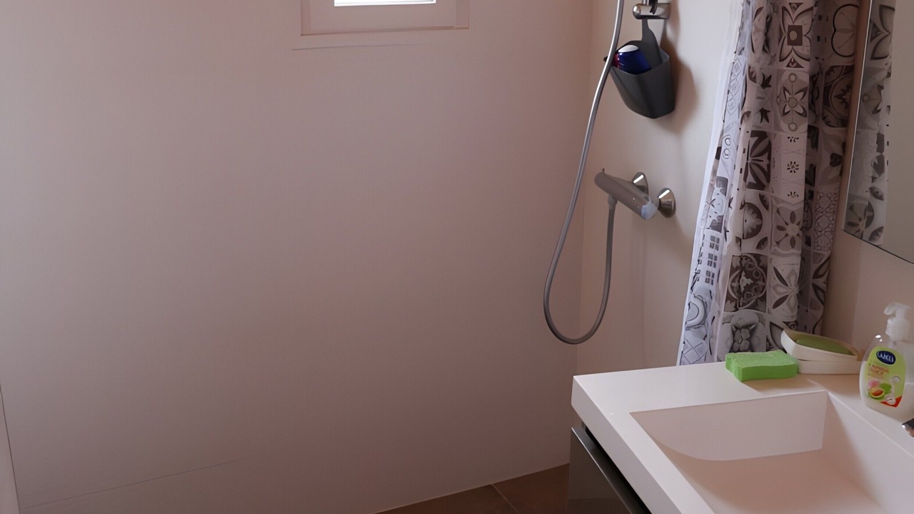 Photo of Bathroom in Briord