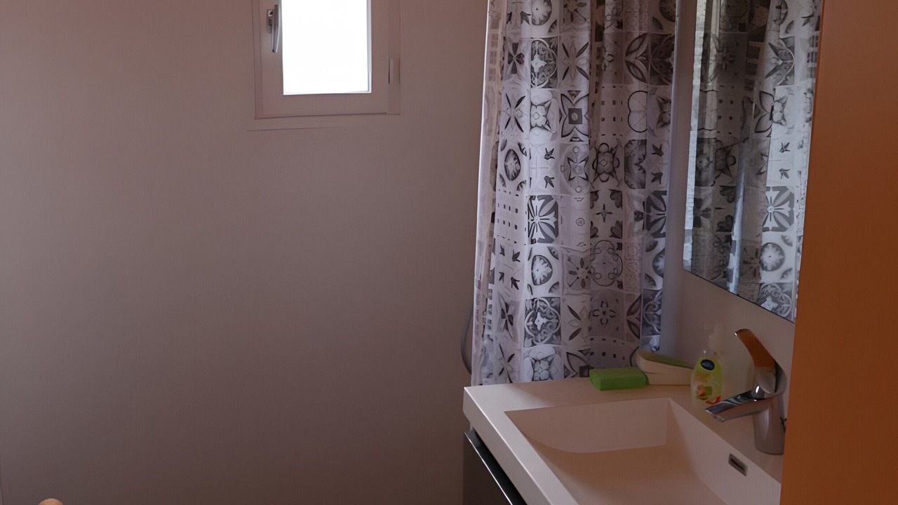 Photo of Bathroom in Briord