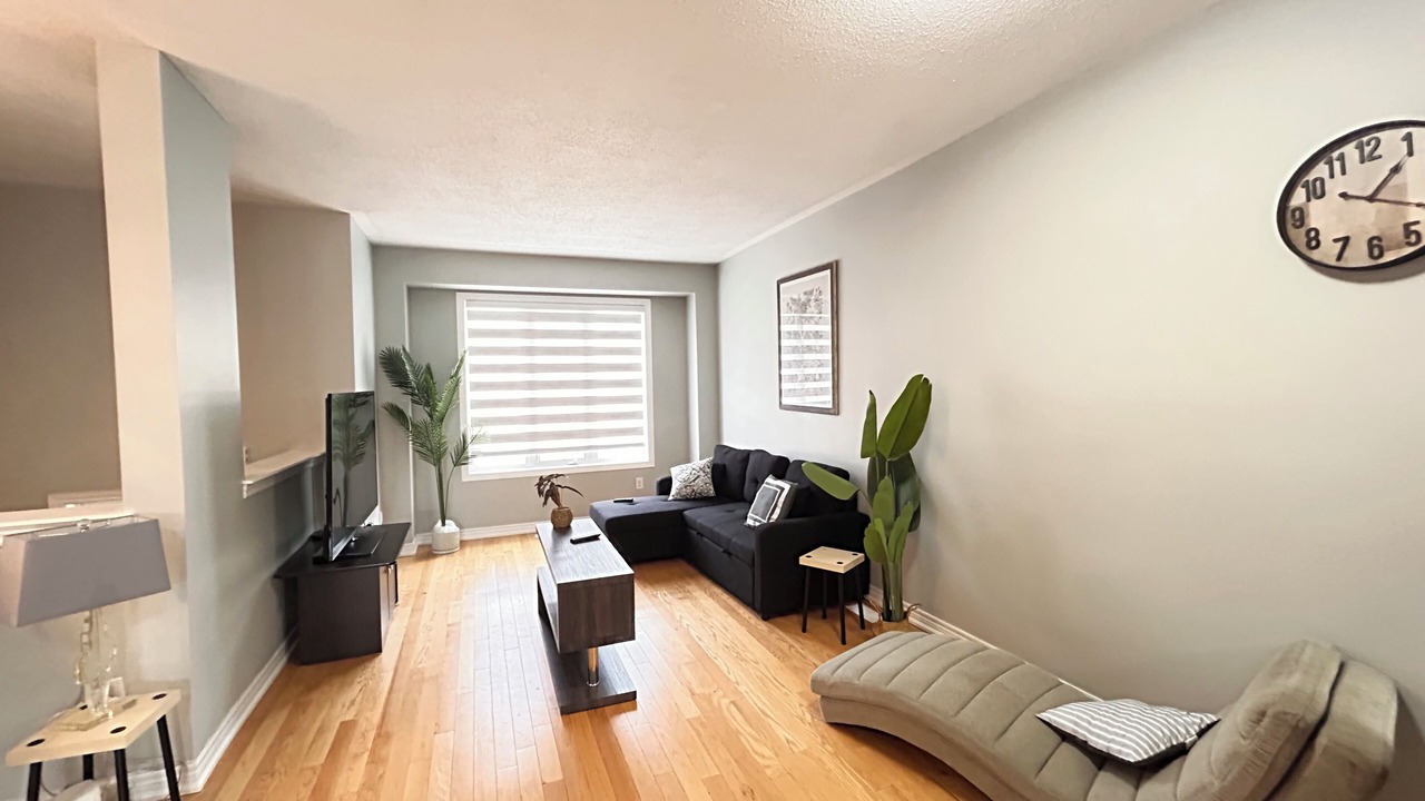 Photo of Livingroom in Brampton