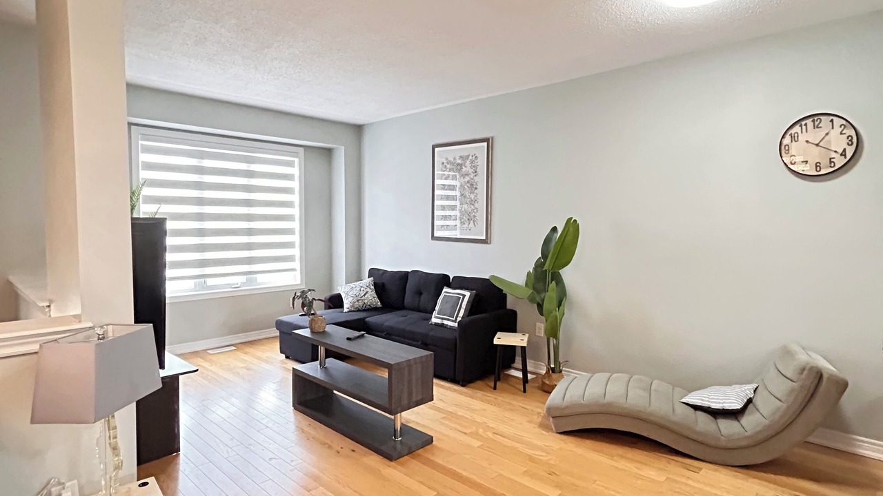 Photo of Livingroom in Brampton