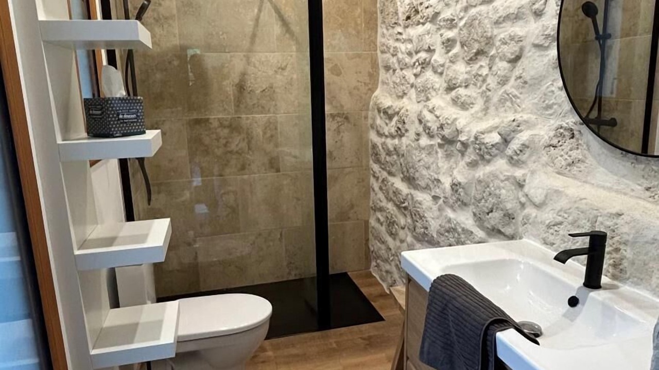 Photo of Bathroom in Pont-du-Casse