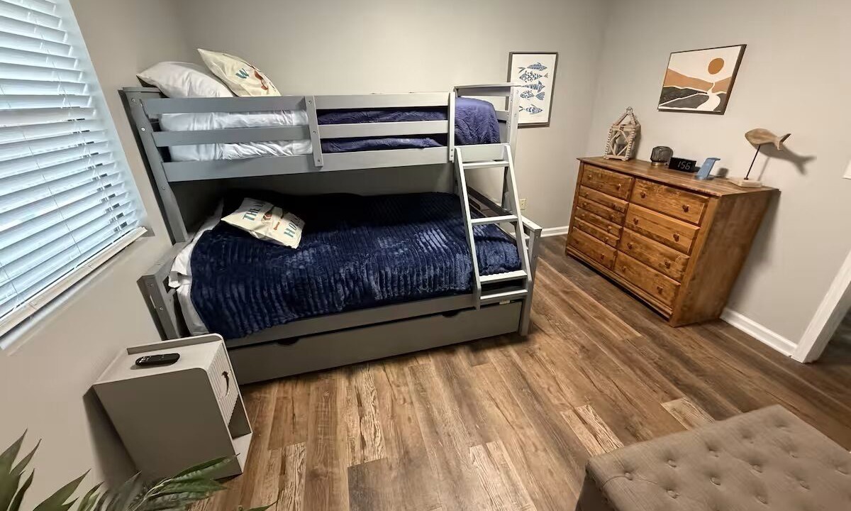Photo of Bedroom in Springville
