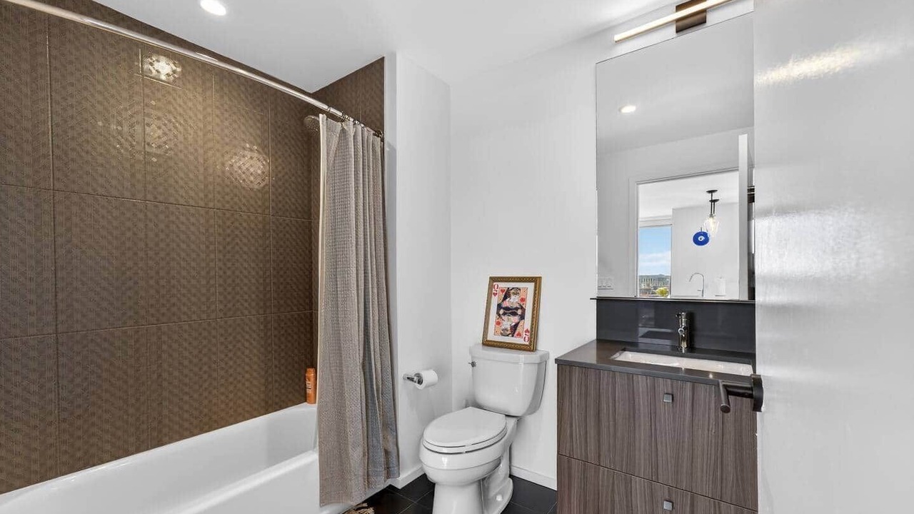 Photo of Bathroom in Shawmut