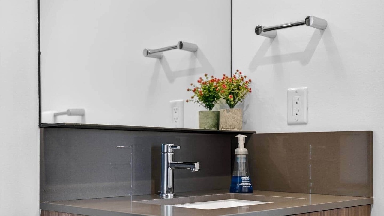 Photo of Bathroom in Shawmut