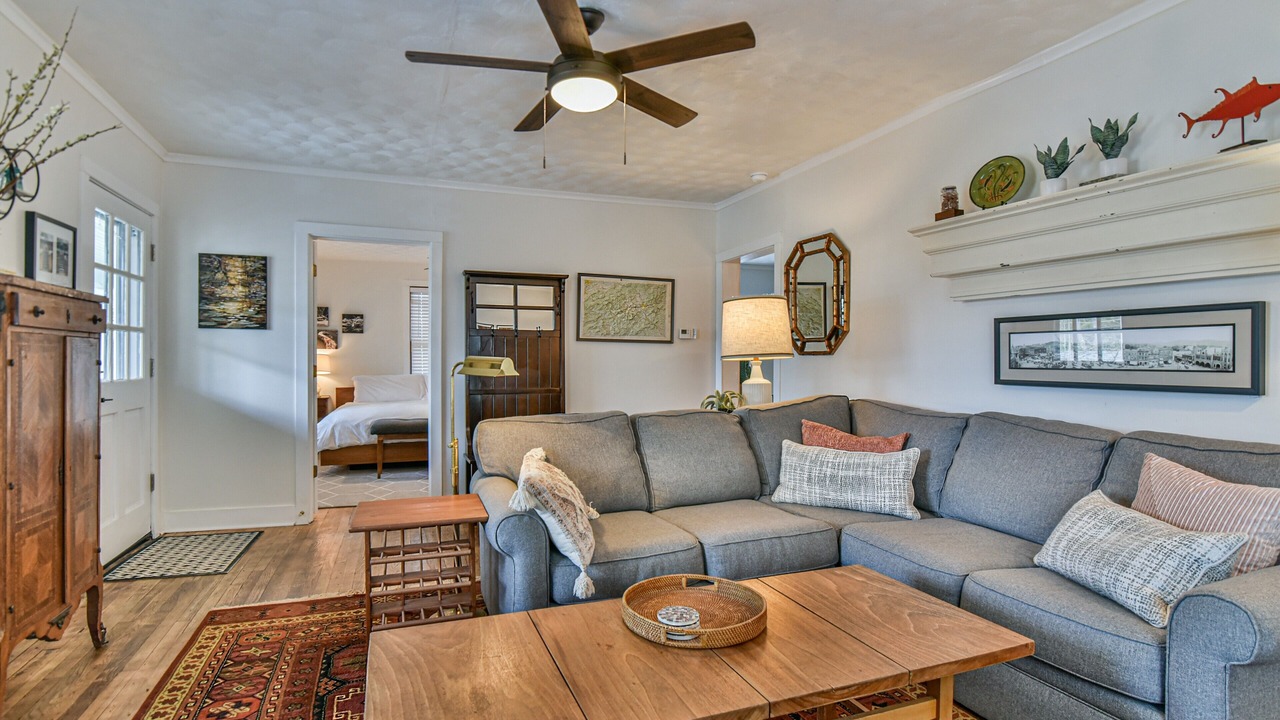Photo of Livingroom in Historic Montford