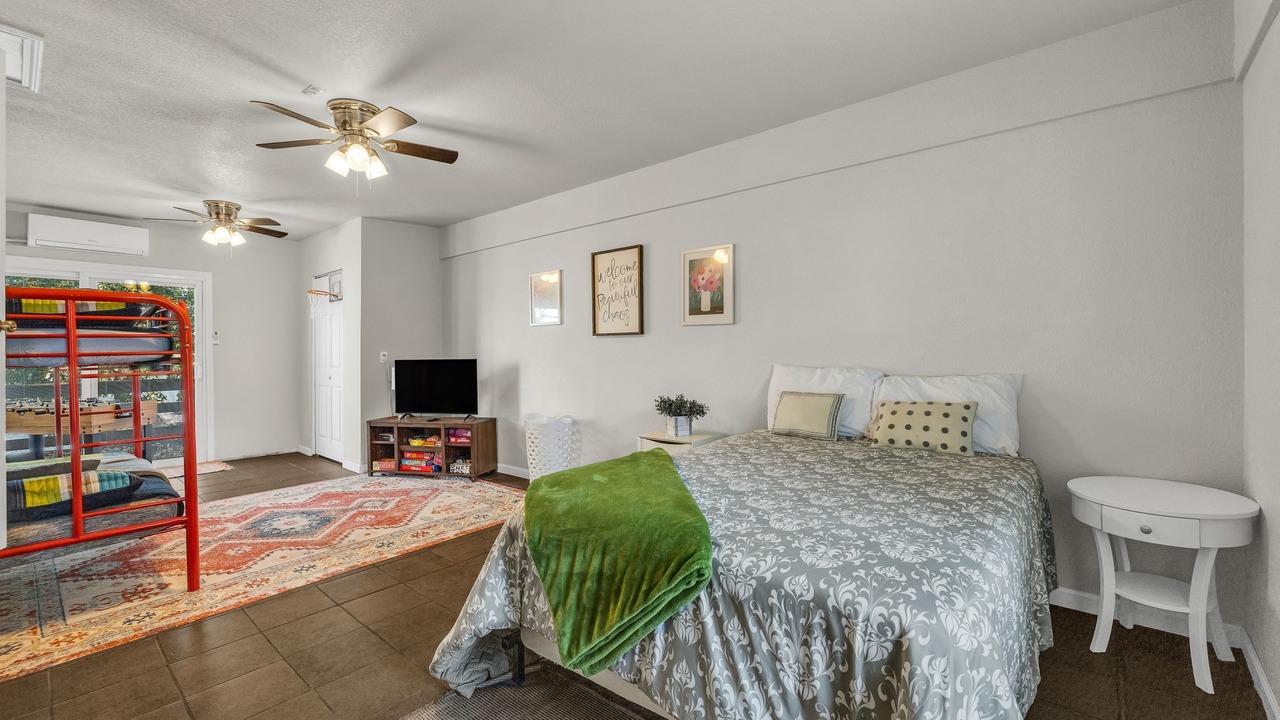 Photo of Bedroom in Checotah