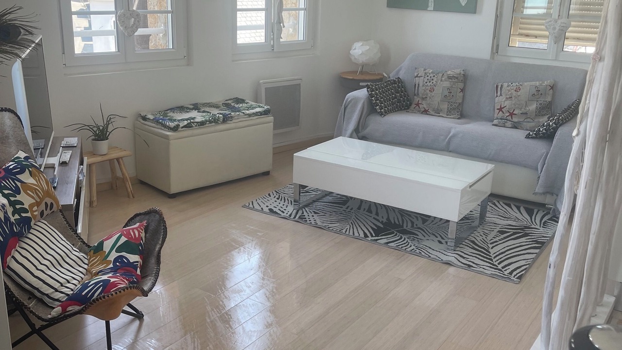 Photo of Livingroom in Carolles