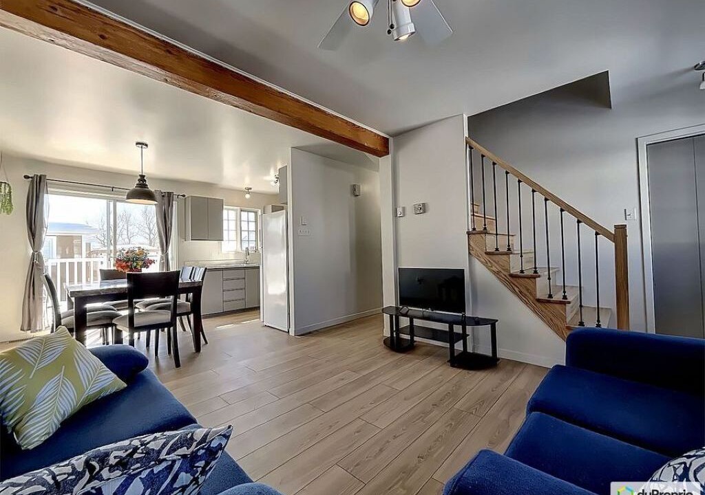 Photo of Livingroom in Saint-Etienne-de-Lauzon