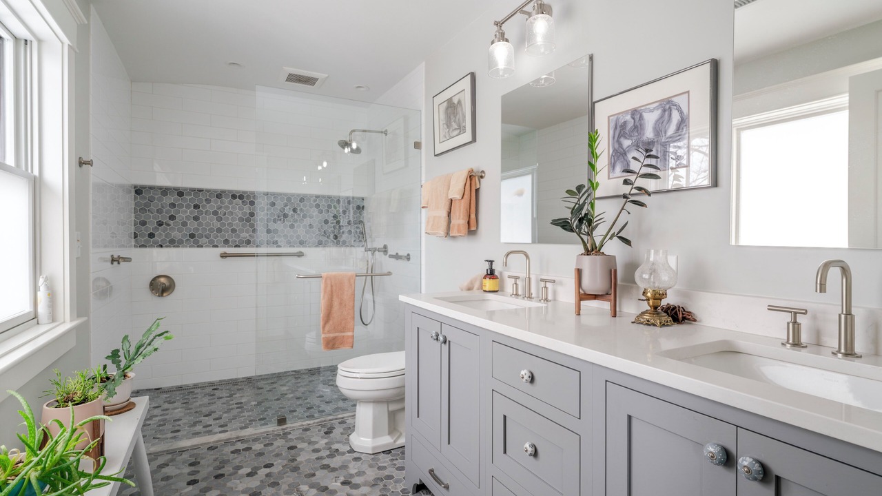 Photo of Bathroom in Martha Jefferson