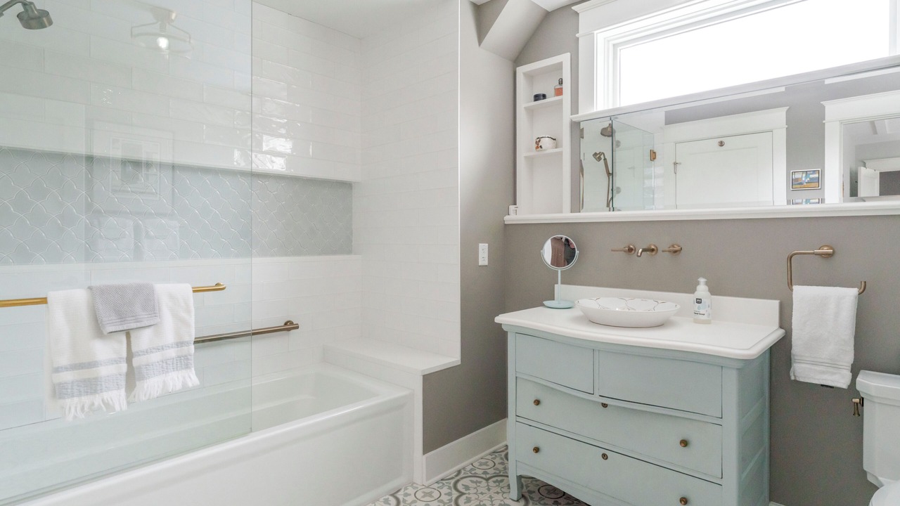 Photo of Bathroom in Martha Jefferson