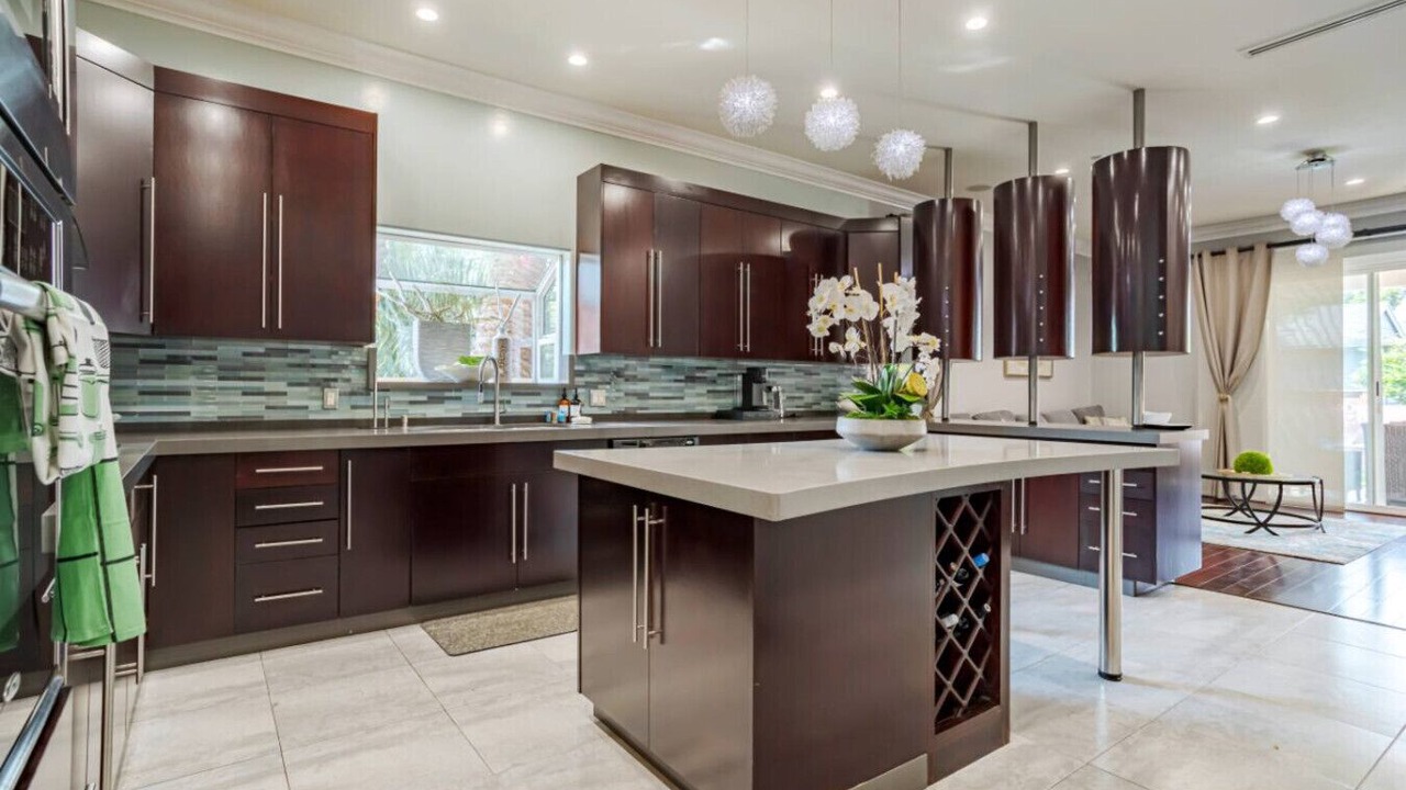 Photo of Kitchen in Valley Glen