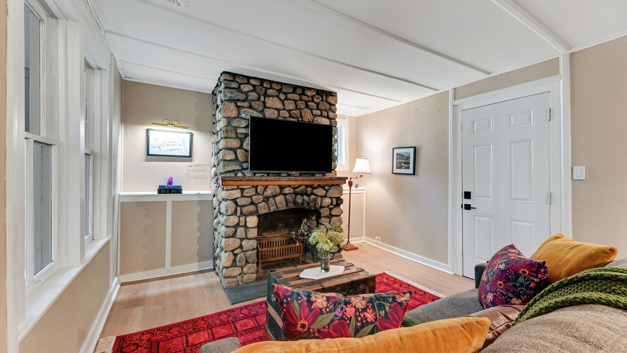 Photo of Livingroom in South Main Street