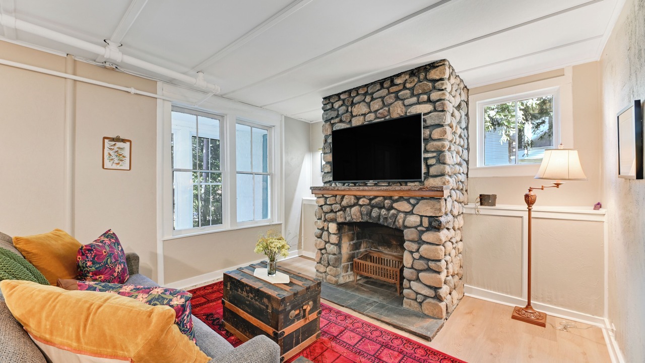 Photo of Livingroom in South Main Street