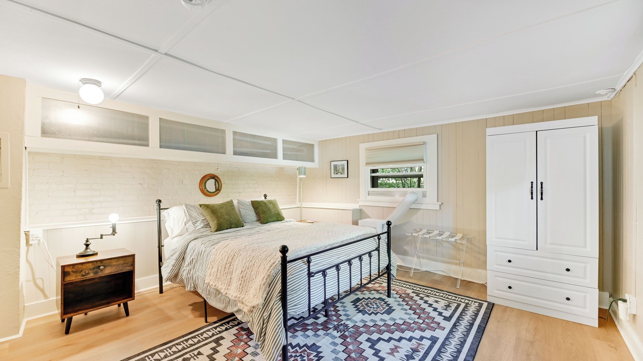 Photo of Bedroom in South Main Street