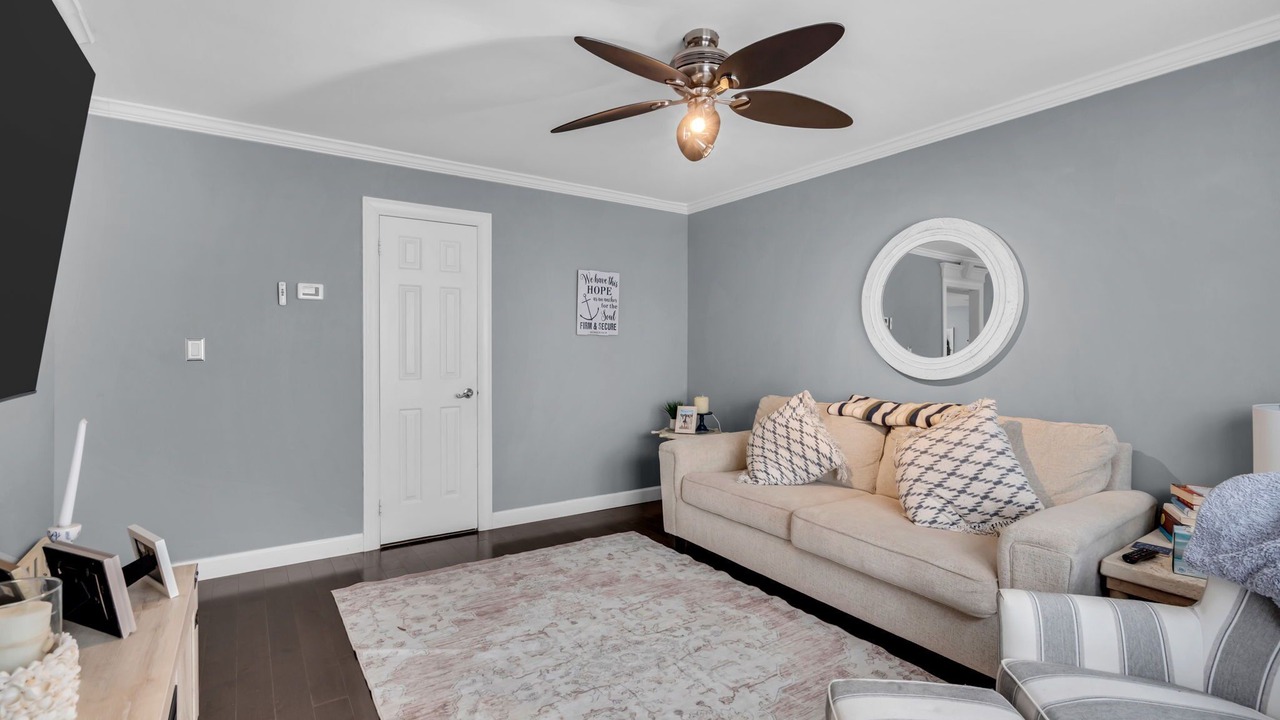 Photo of Livingroom in Toms River