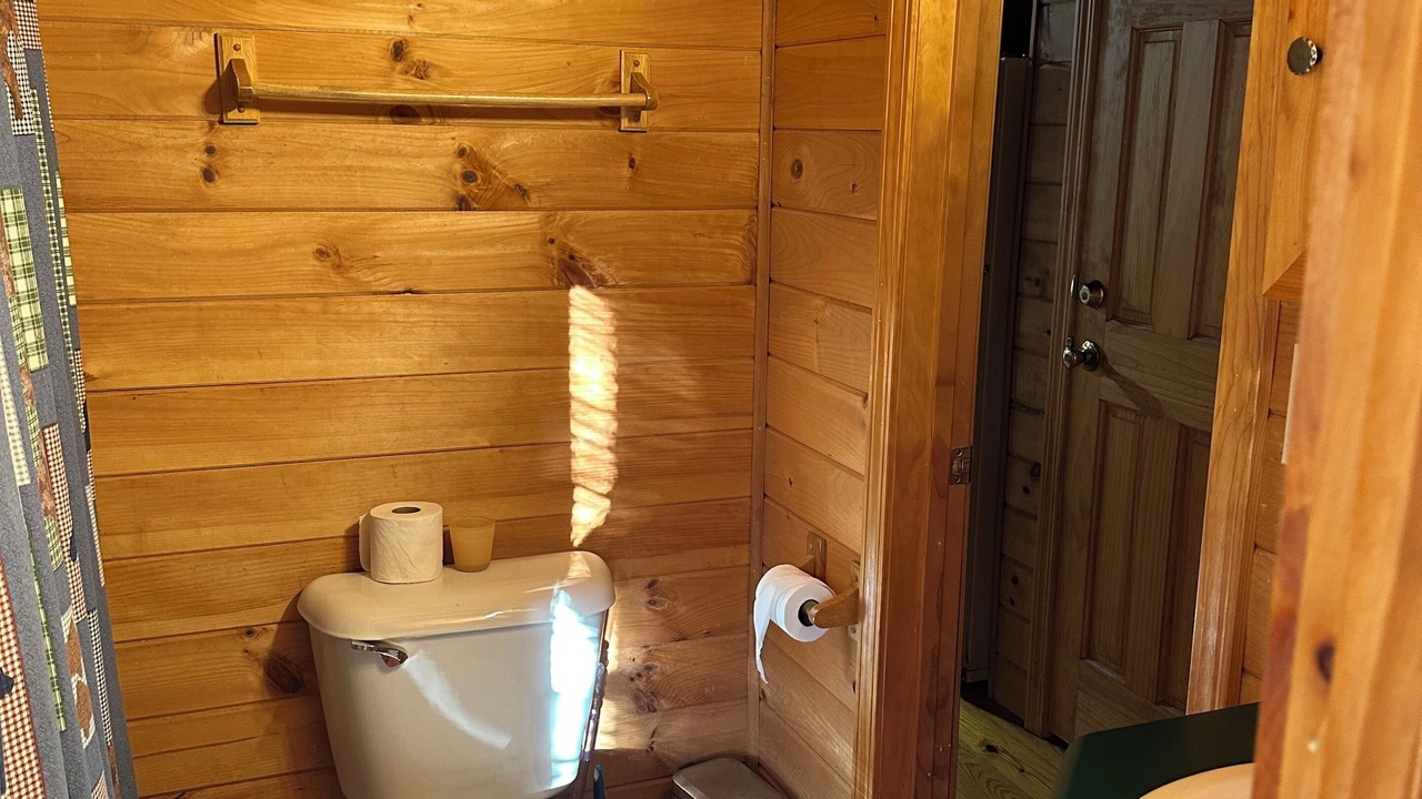 Photo of Bathroom in Sunset