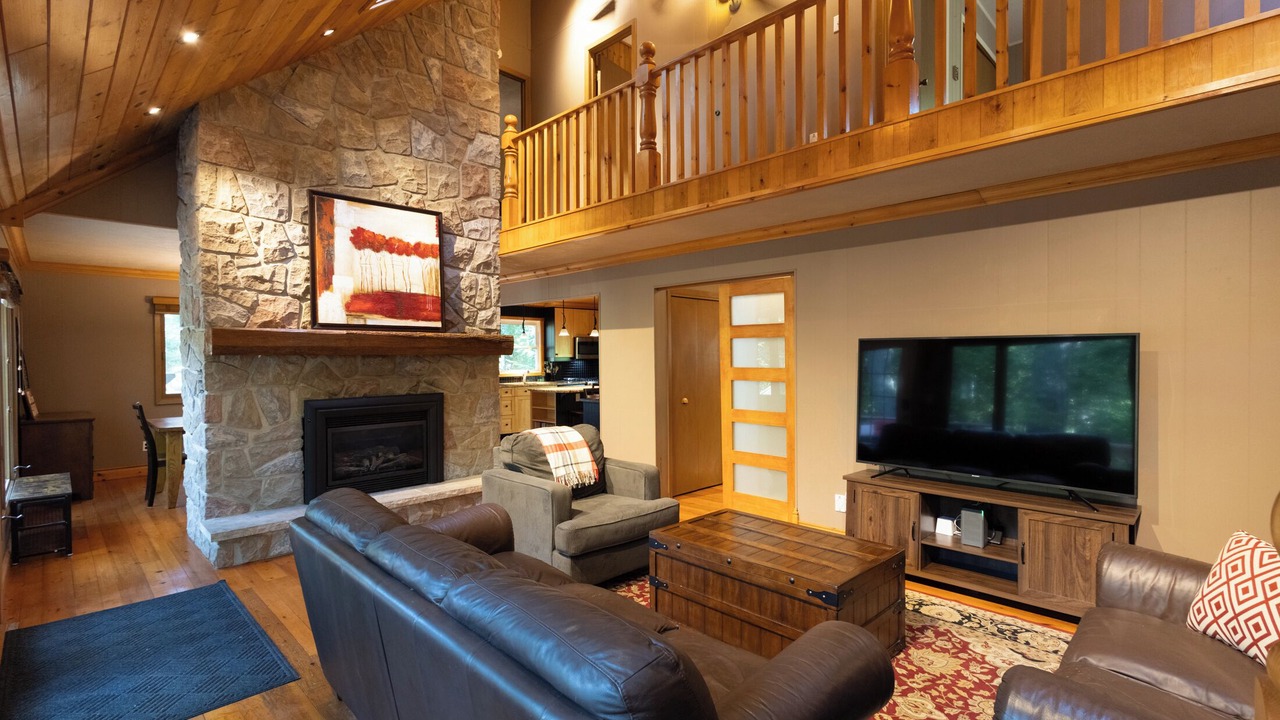 Photo of Livingroom in Grand Bend