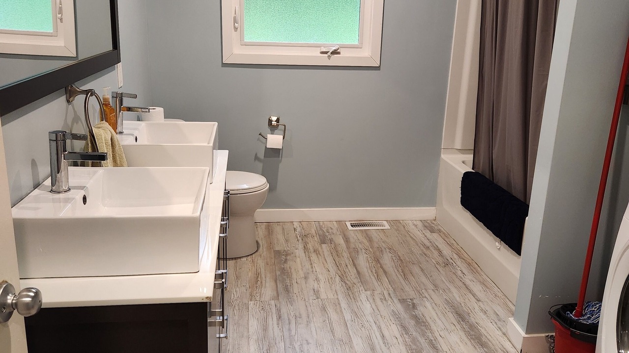 Photo of Bathroom in Inverhuron