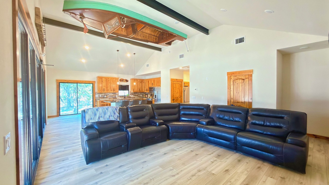 Photo of Livingroom in Graford