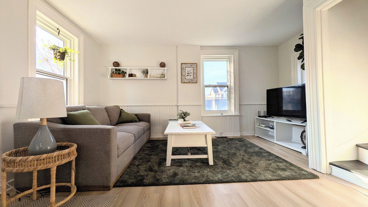 Photo of Livingroom in Cobourg