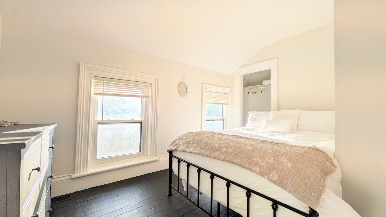 Photo of Bedroom in Cobourg