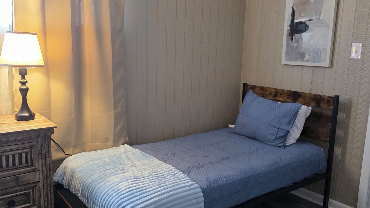 Photo of Bedroom in Overton