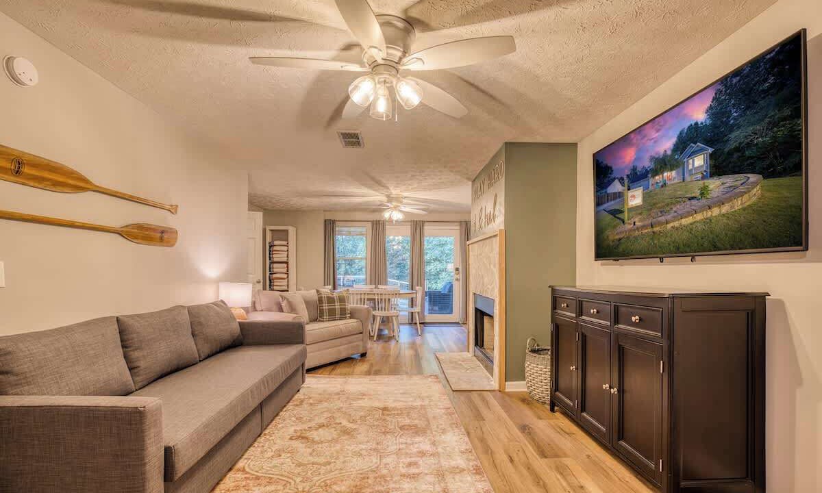 Photo of Livingroom in Gainesville