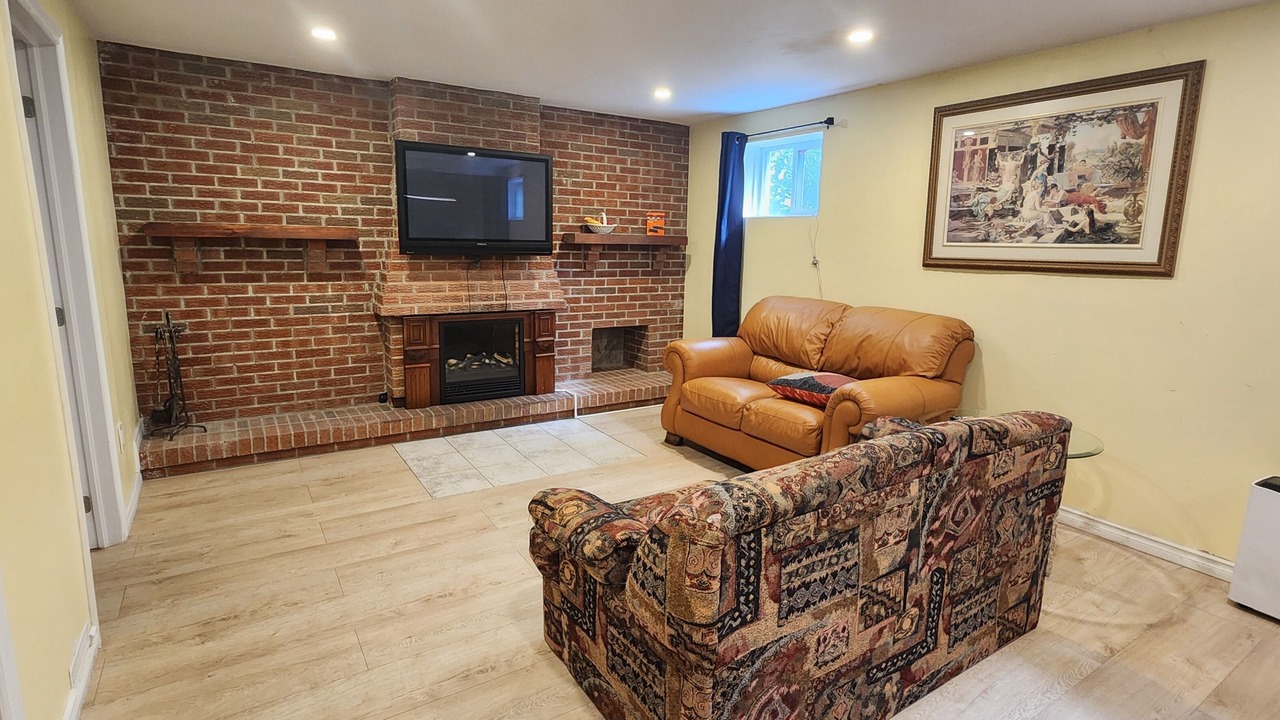 Photo of Livingroom in Longueuil