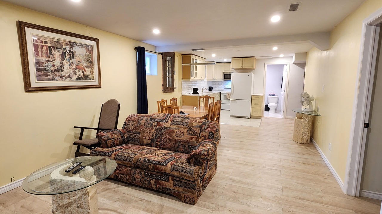 Photo of Livingroom in Longueuil