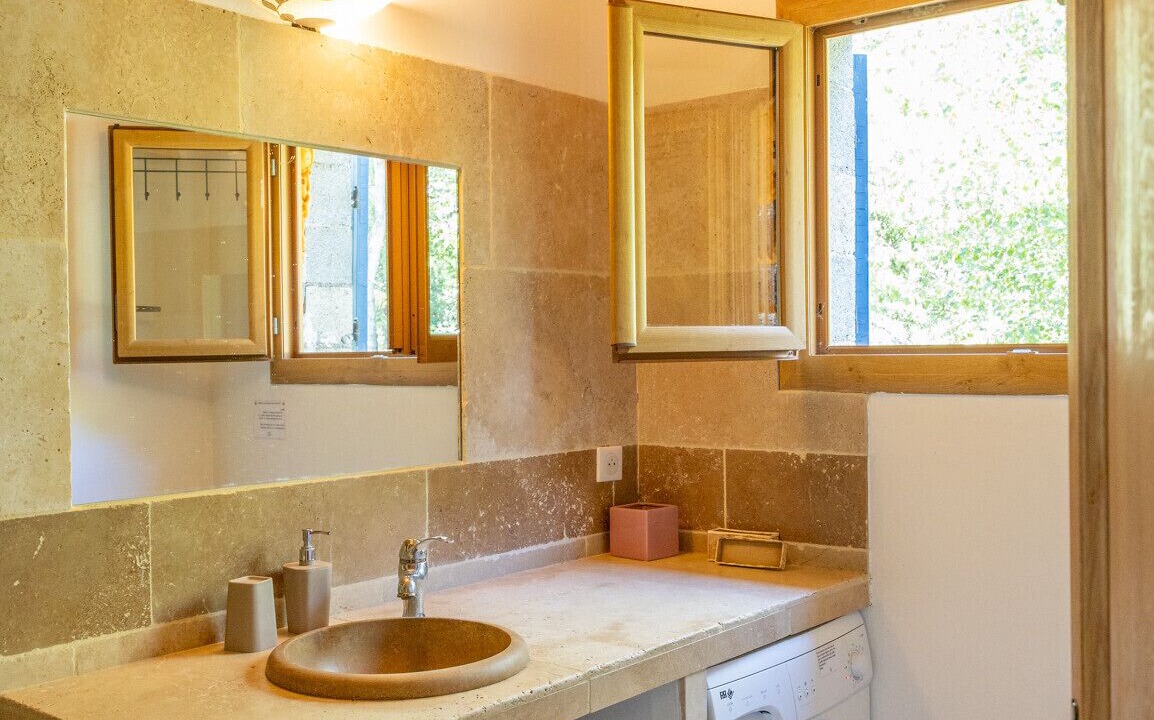Photo of Bathroom in Limans
