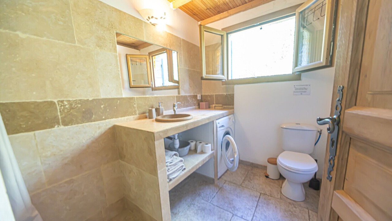Photo of Bathroom in Limans