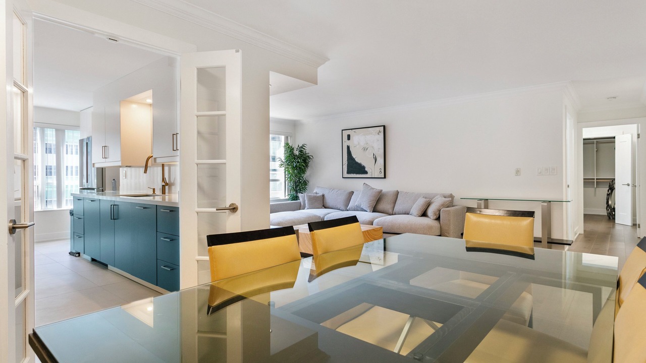 Photo of Livingroom in Toronto Entertainment District