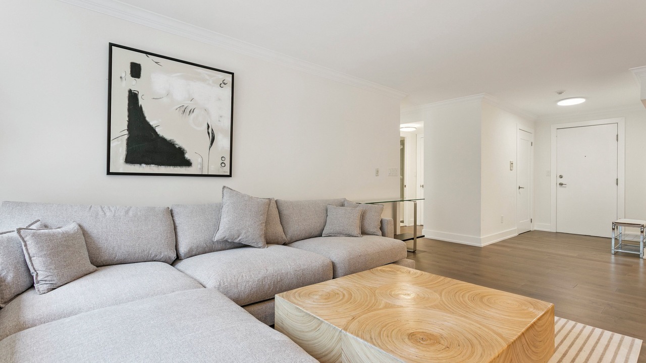 Photo of Livingroom in Toronto Entertainment District