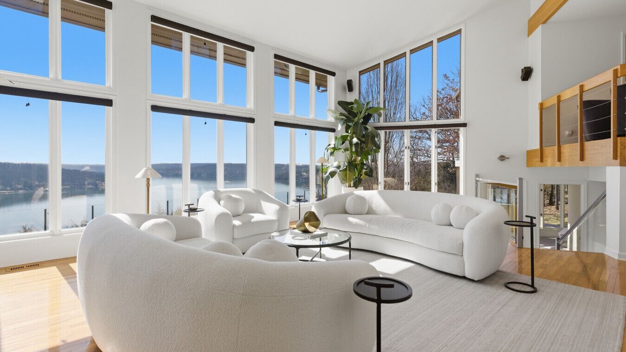 Photo of Livingroom in Sunrise Beach