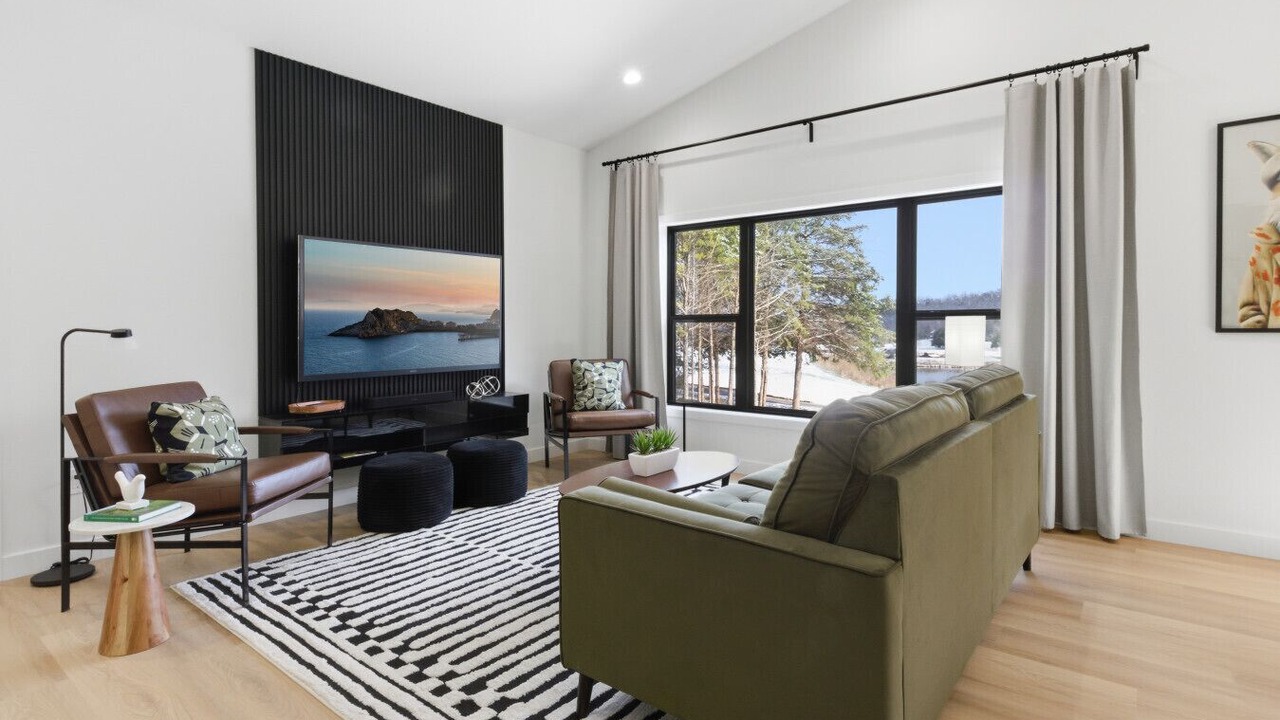 Photo of Livingroom in Camdenton