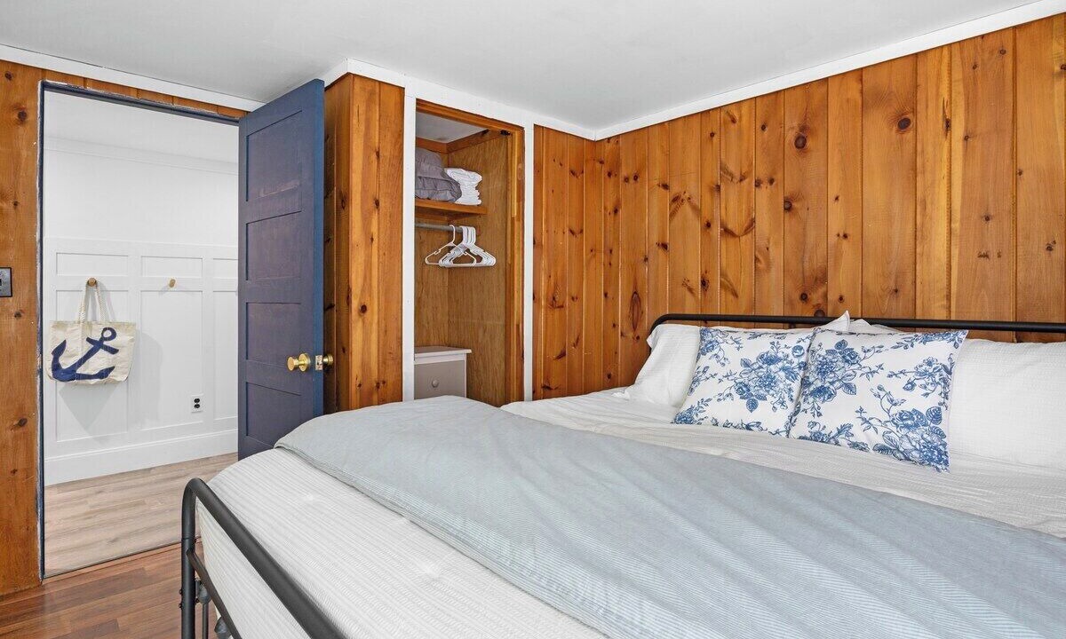 Photo of Bedroom in Ellsworth