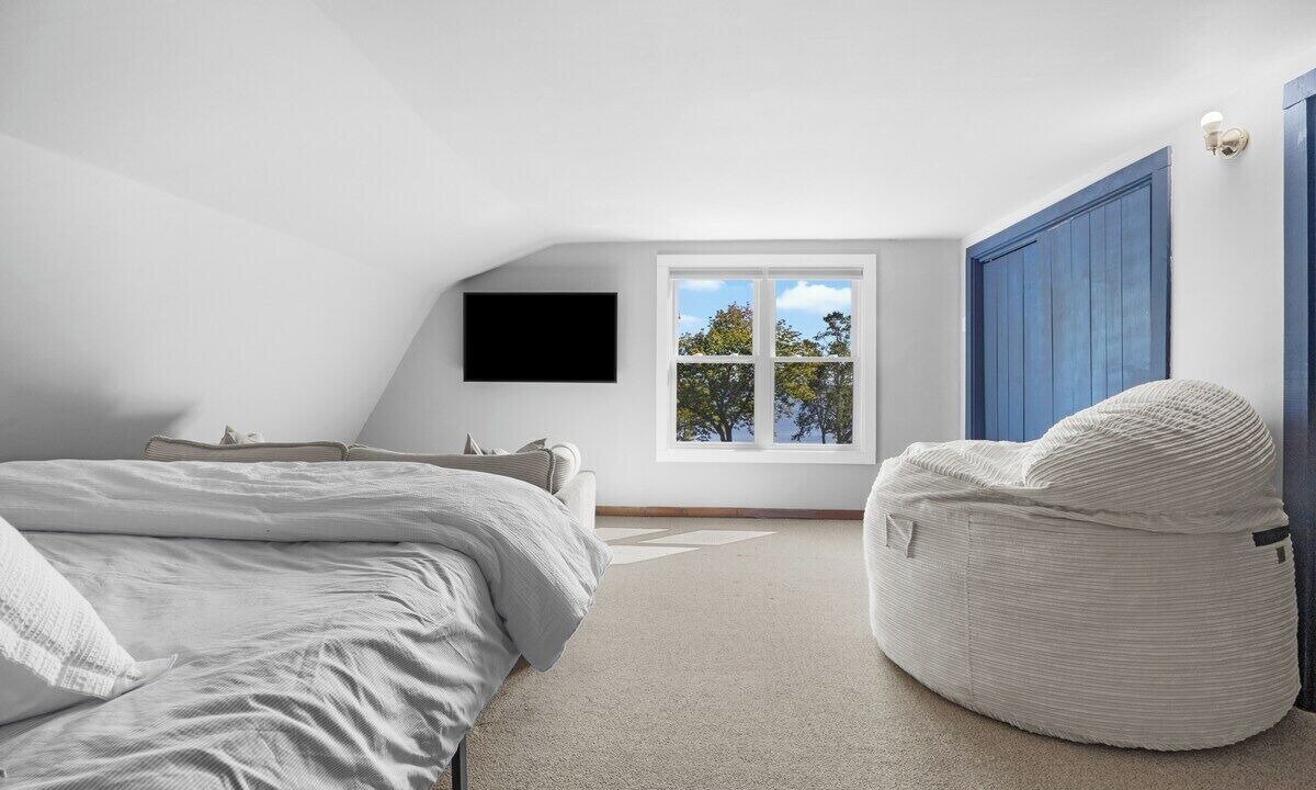 Photo of Bedroom in Ellsworth