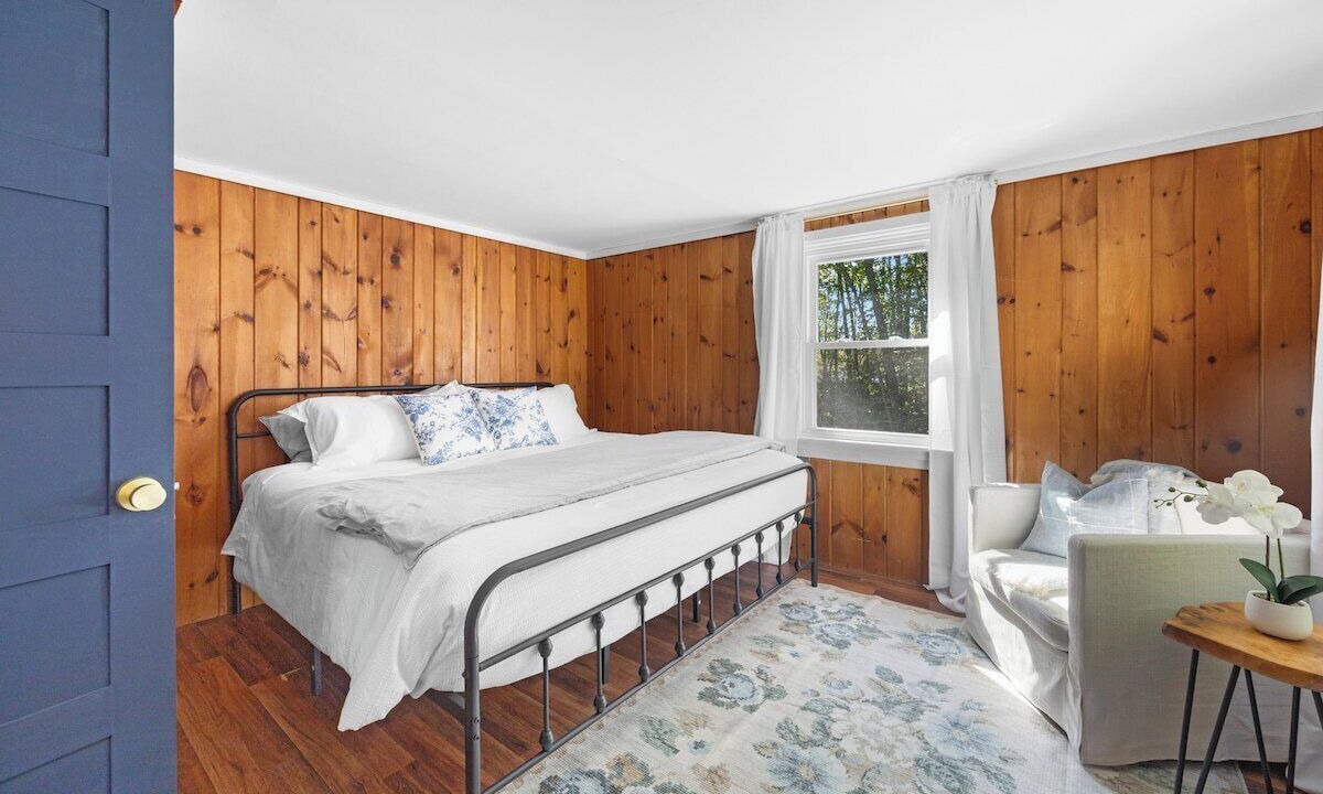 Photo of Bedroom in Ellsworth