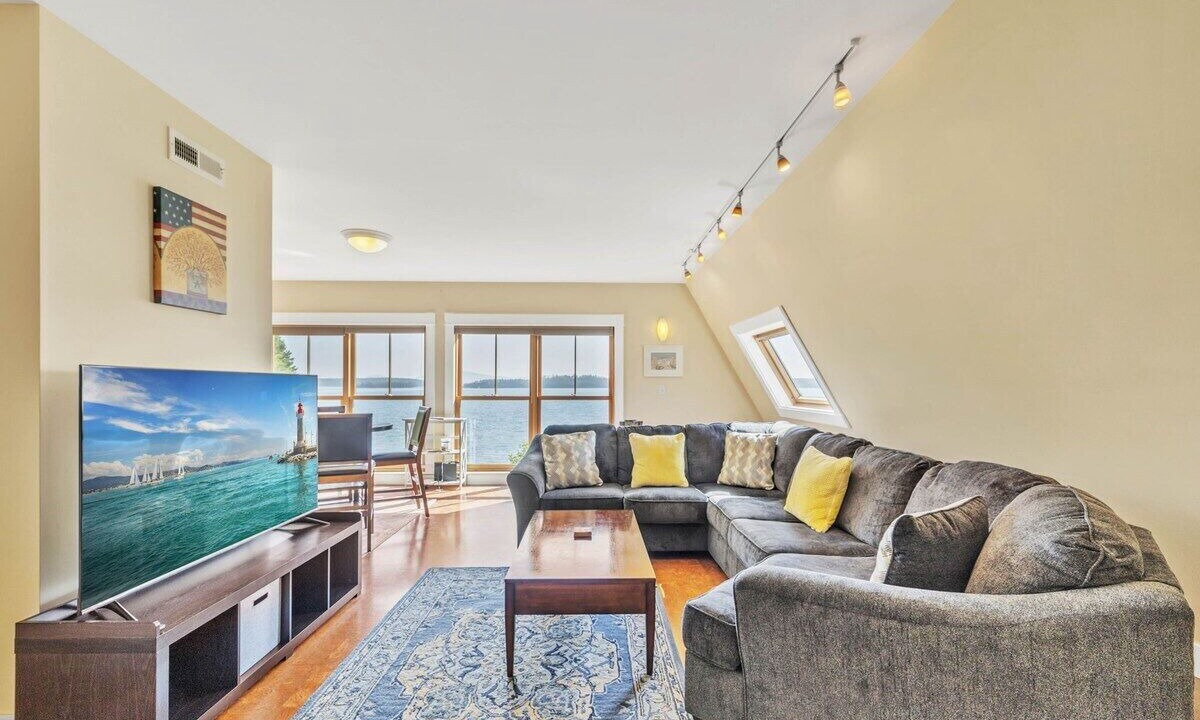 Photo of Livingroom in East Sullivan
