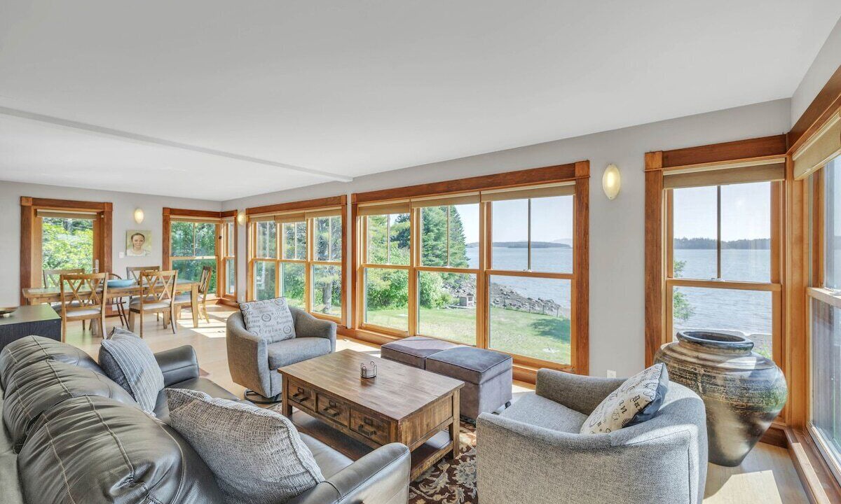 Photo of Livingroom in East Sullivan