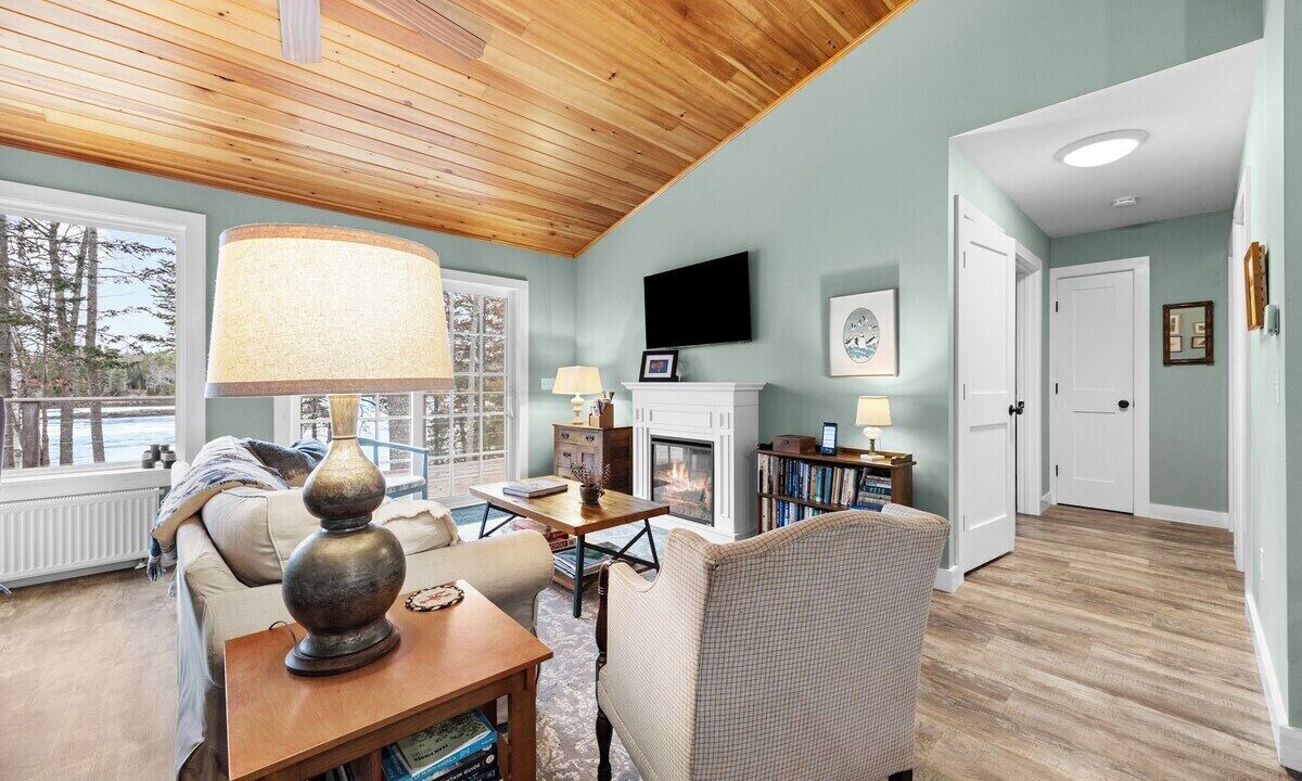 Photo of Livingroom in Hancock