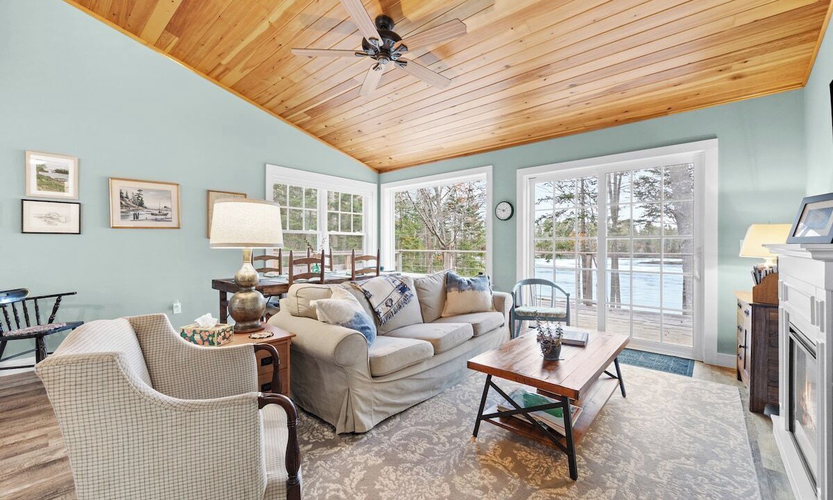 Photo of Livingroom in Hancock