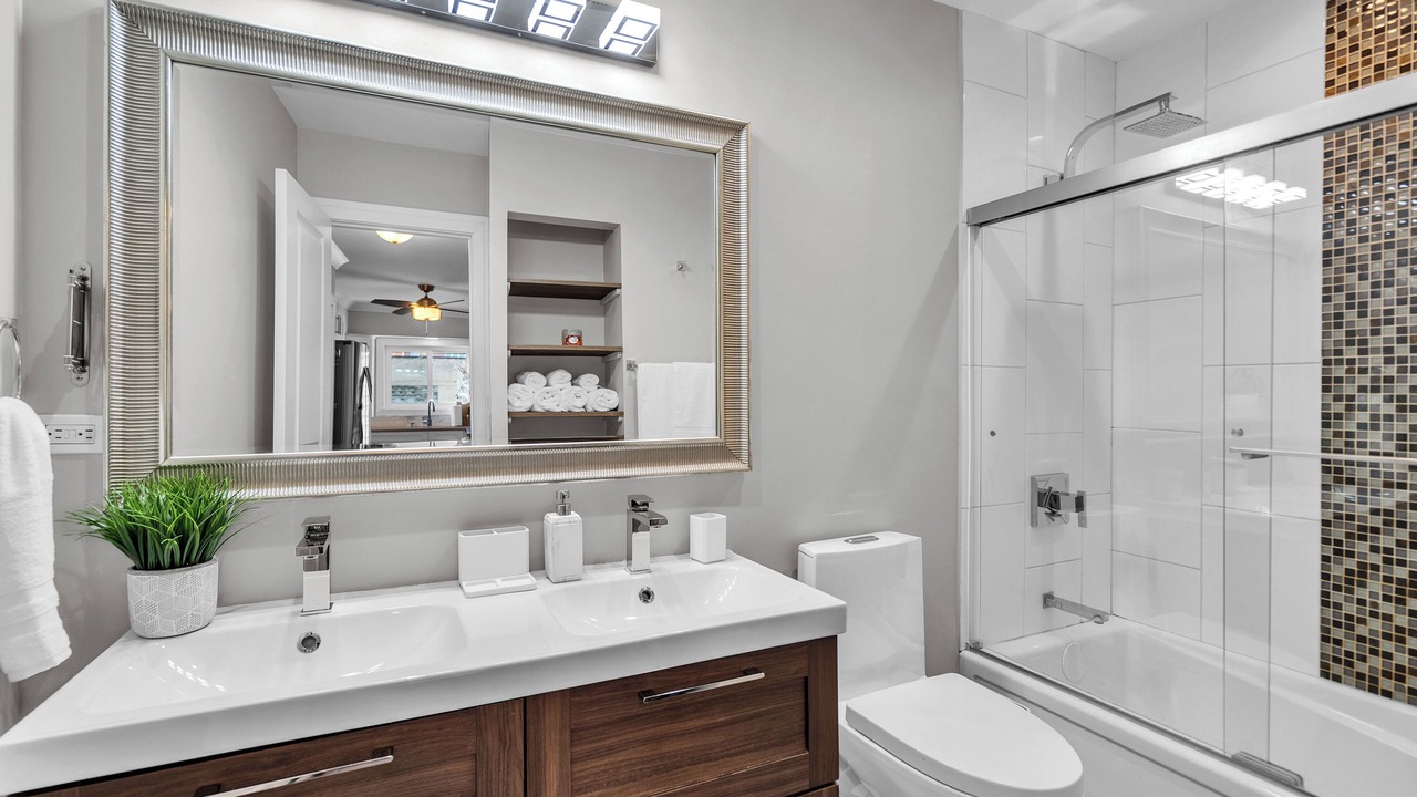 Photo of Bathroom in Des Plaines