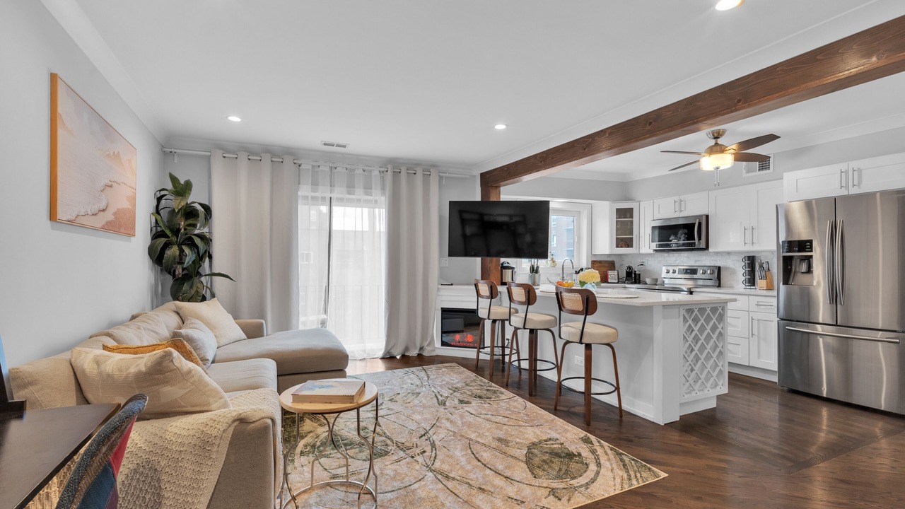 Photo of Livingroom in Des Plaines