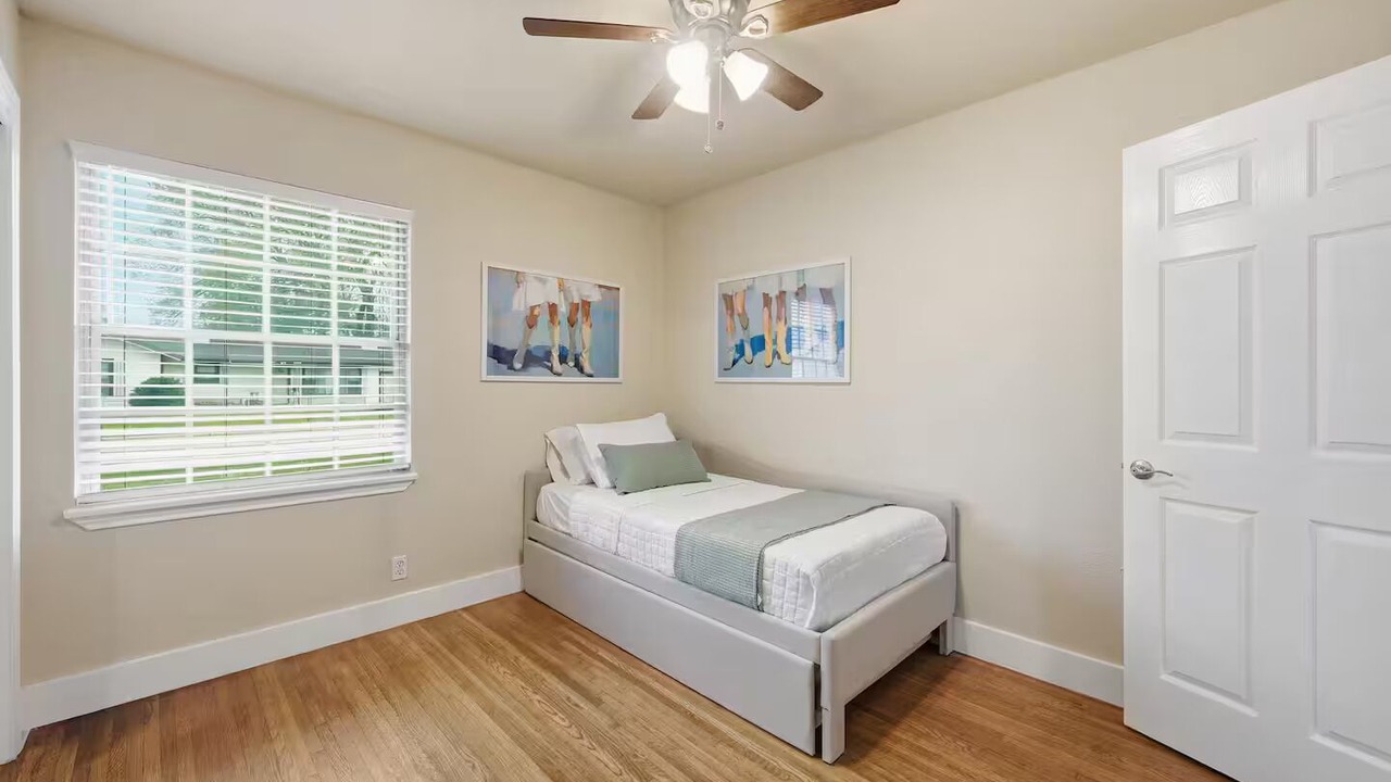 Photo of Bedroom in Haltom City
